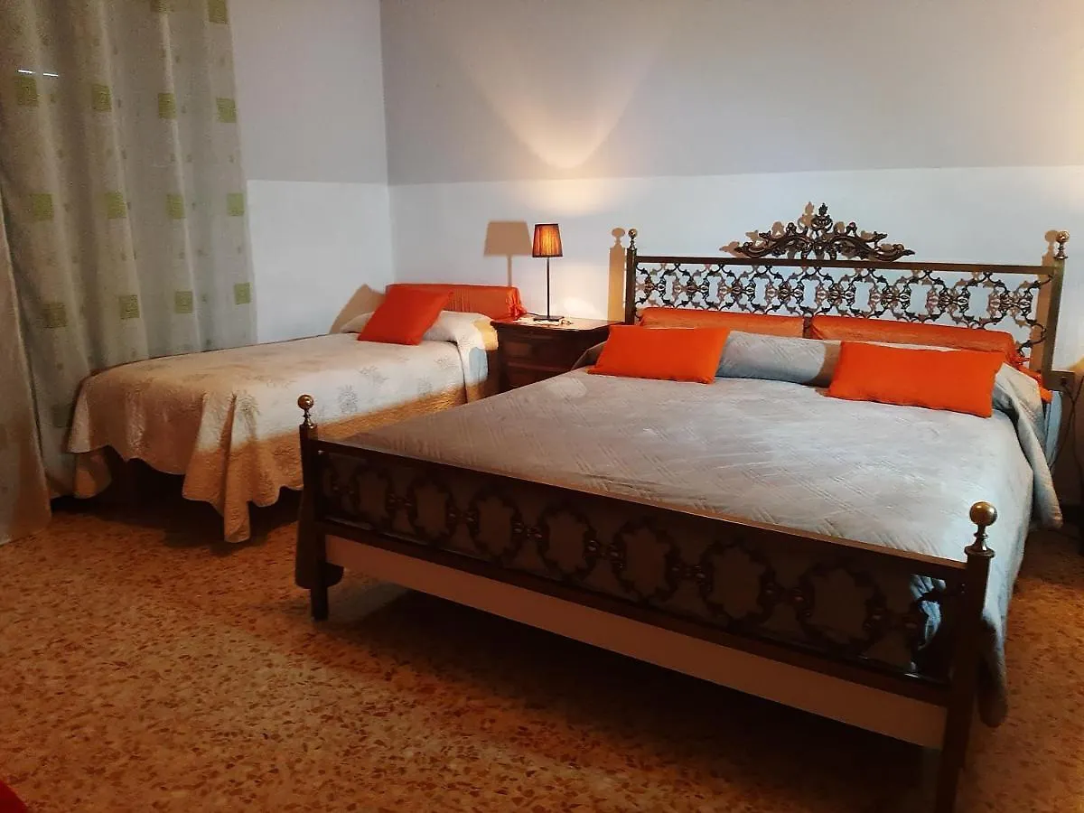 Big Brother Bed & Rooms Treviso Italia