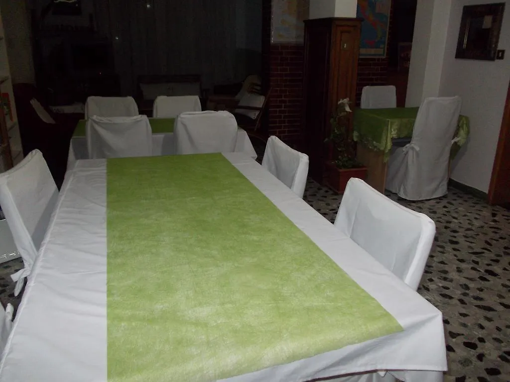 Big Brother Bed & Rooms Trévise 0*,
