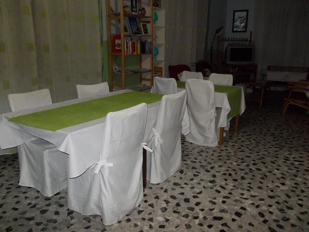 Big Brother Bed & Rooms Treviso Italia