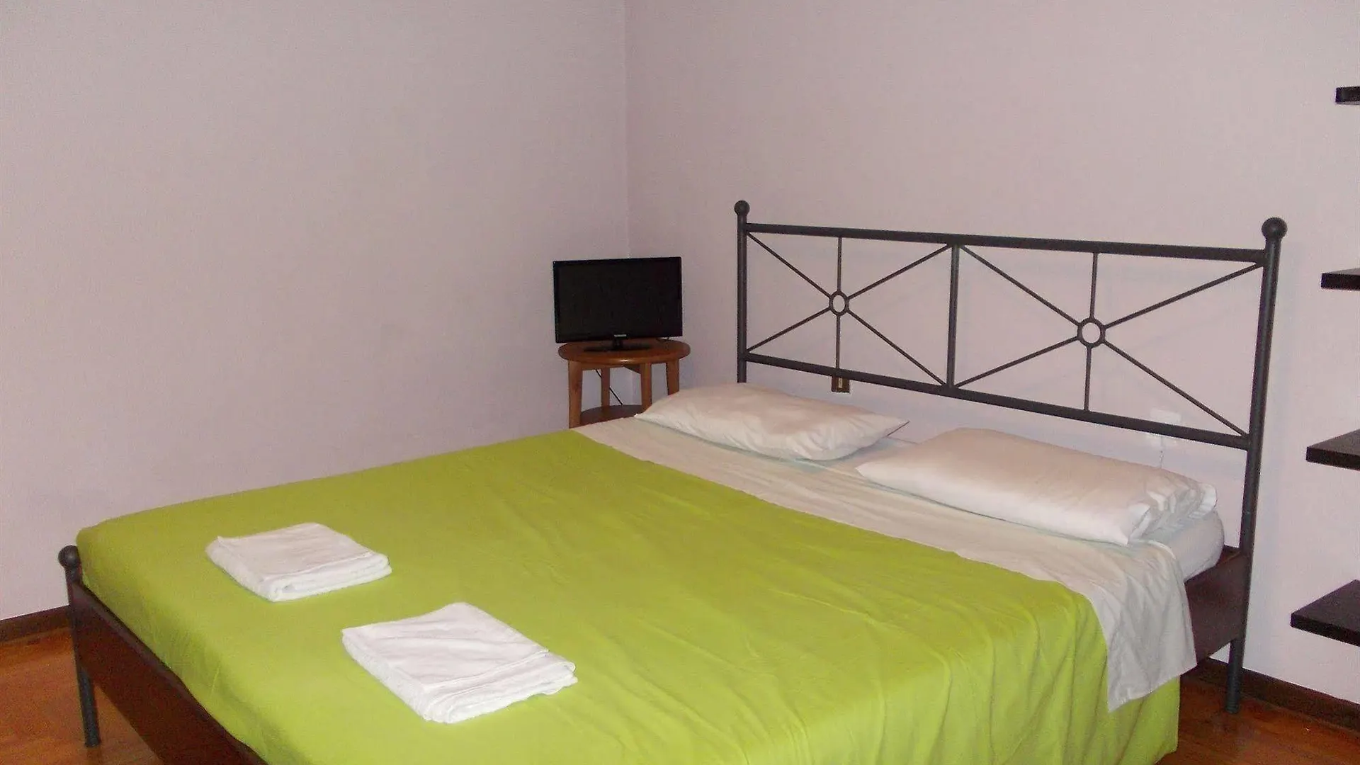 Big Brother Bed & Rooms Trévise Couette-café