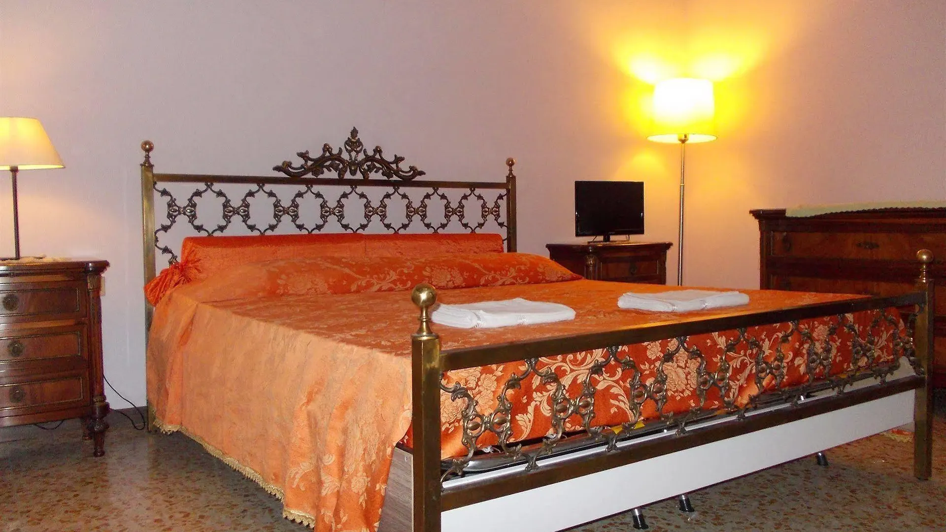 Big Brother Bed & Rooms Trévise